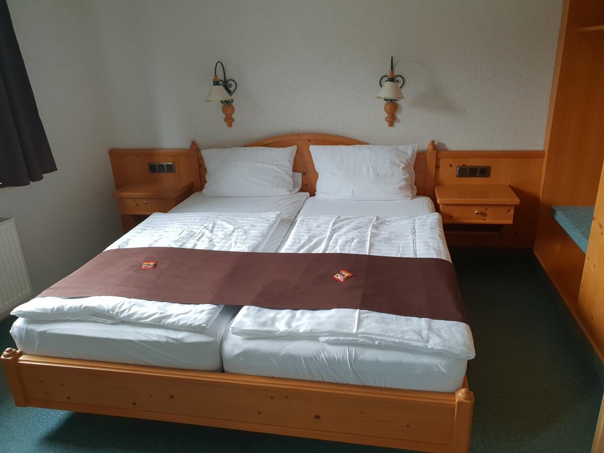 Hotel Gruener Baum Bretzenheim Экстерьер фото