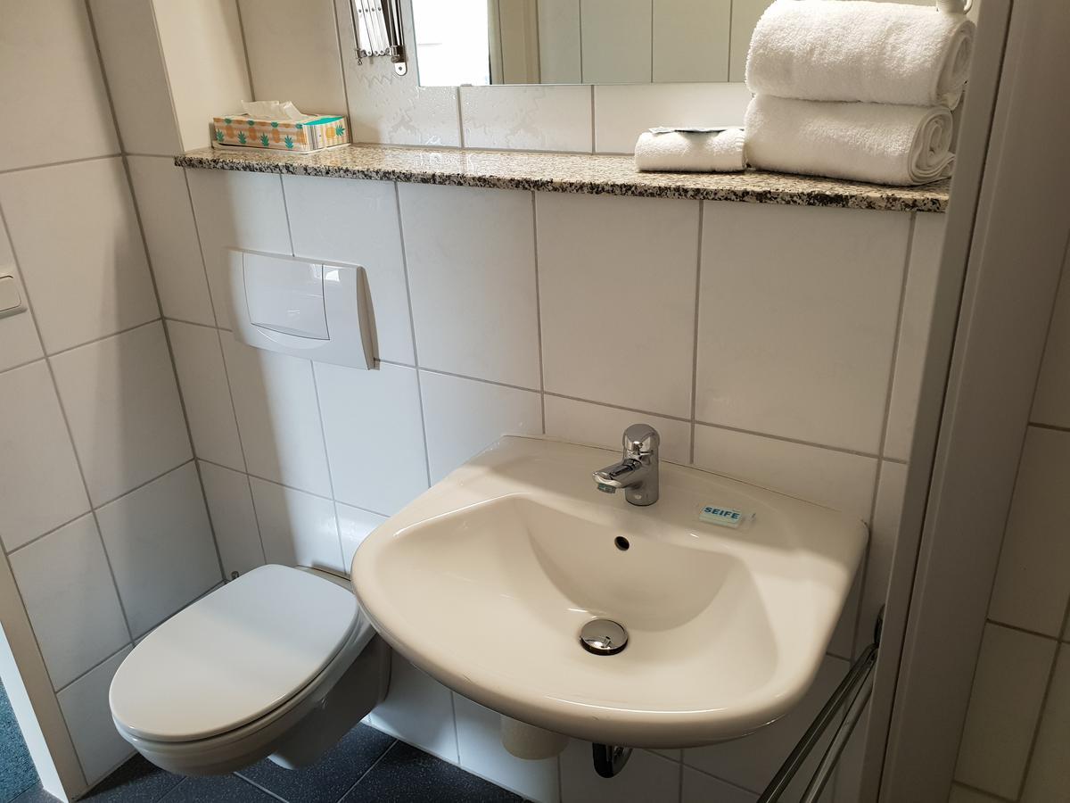 Hotel Gruener Baum Bretzenheim Экстерьер фото