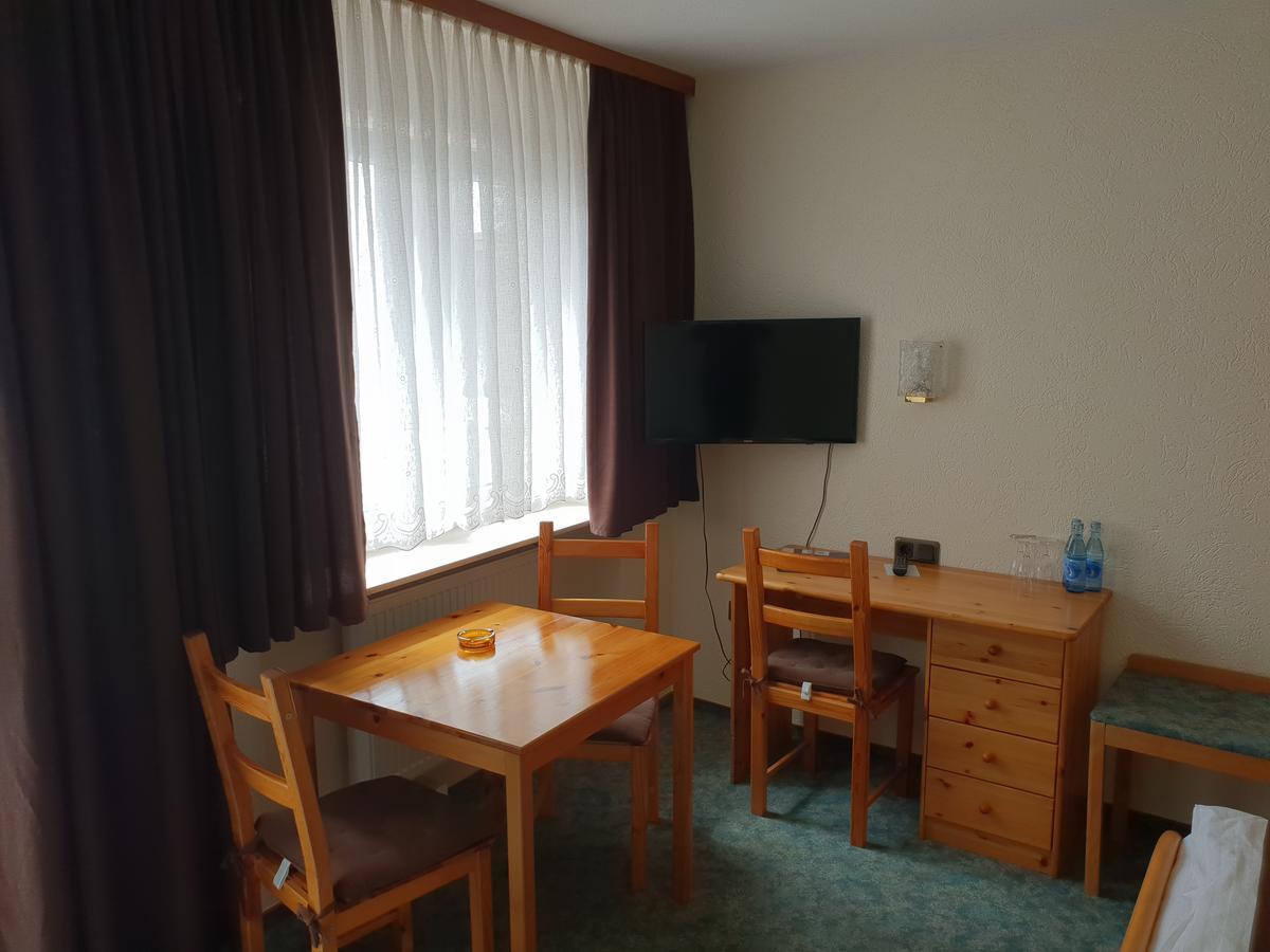 Hotel Gruener Baum Bretzenheim Экстерьер фото